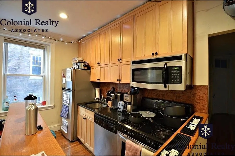 Building Photo - 75 Thatcher St #21