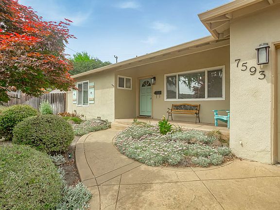 3rd image of 7593 Knollwood Pl