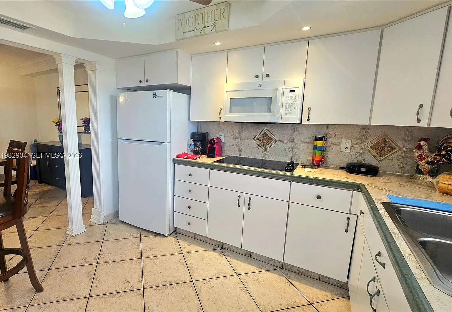 Eldorado Plaza West Condo — Photo 4