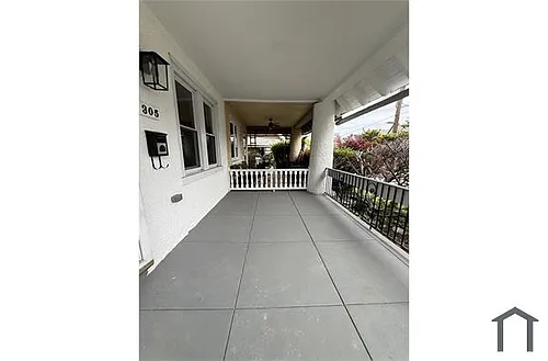 305 E Vernon Rd Photo 1