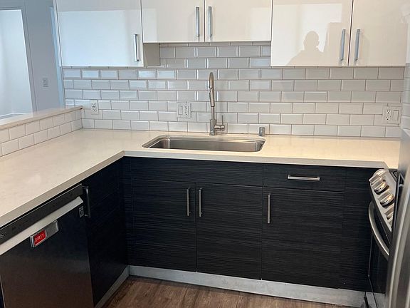 5th image of 4231 McLaughlin Ave APT 402