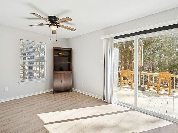 4th image of 1408 Riverside Dr