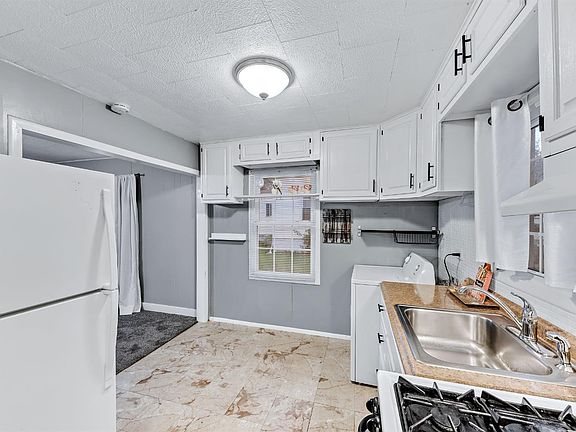 5th image of 7215 Missouri Ave