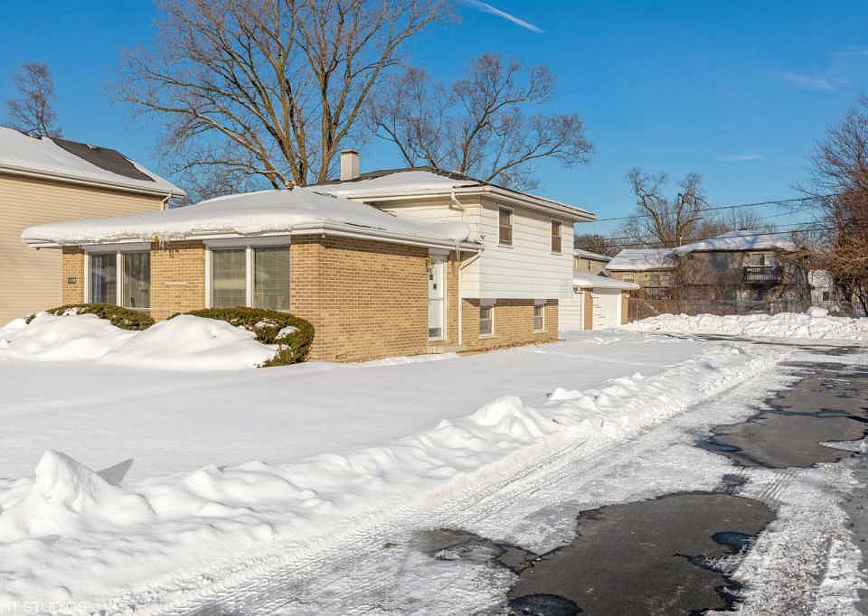1st image of 15759 Clifton Park Ave