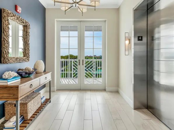1042 Bay Colony Dr S, Juno Beach, FL 33408