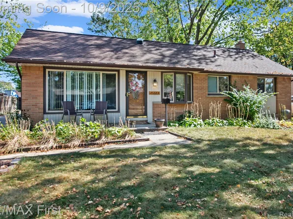 31284 Edgeworth Dr, Madison Heights, MI 48071