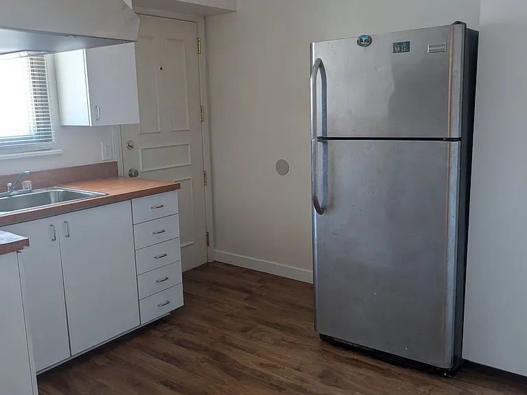 516 E Buckthorn St #1 — Photo 7