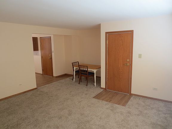 4th image of 300 N Cedar Ave APT 1W
