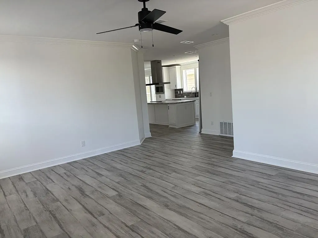 3 bed, 2.0 bath, 1742 sqft, $1,799 — Photo 4