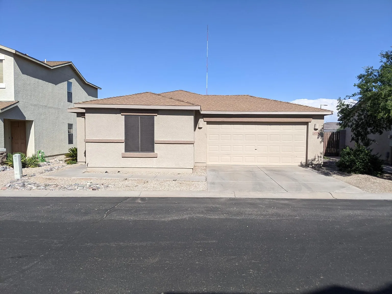 3 bed, 1230 sqft, $1,650 — Photo 1