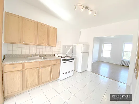 Rented by ZealEstate Group Inc | media 73