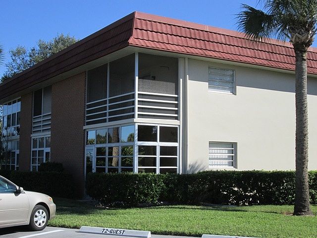 1st image of 72 Royal Oak Ct