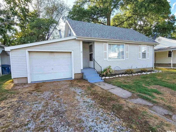 117 S Jasper St, Olney, IL 62450
