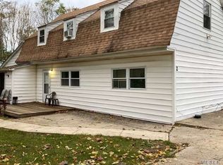 174 Mills Pond Rd #5, Saint James, NY 11780