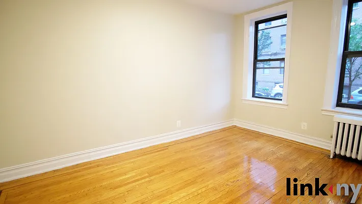 Rented by Link NY Realty | media 24