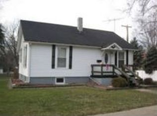 305 S Summit St, Rossville, IL 60963