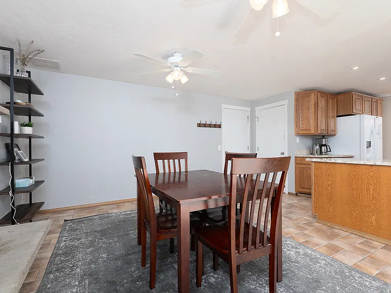 8442 Hawksridge Dr SE — Photo 10