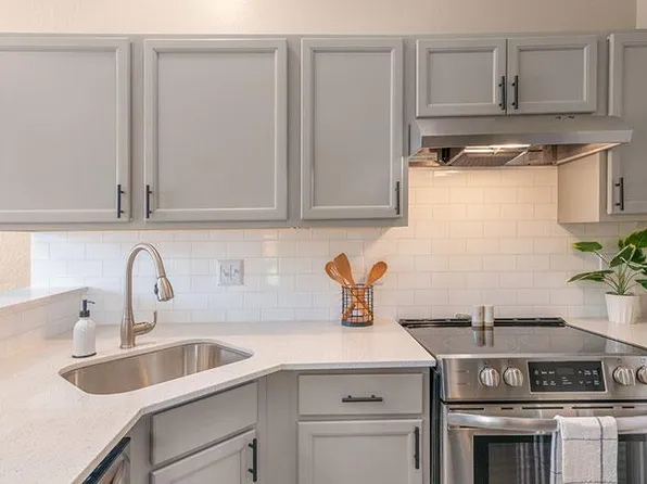 Knowlton Apartment Homes