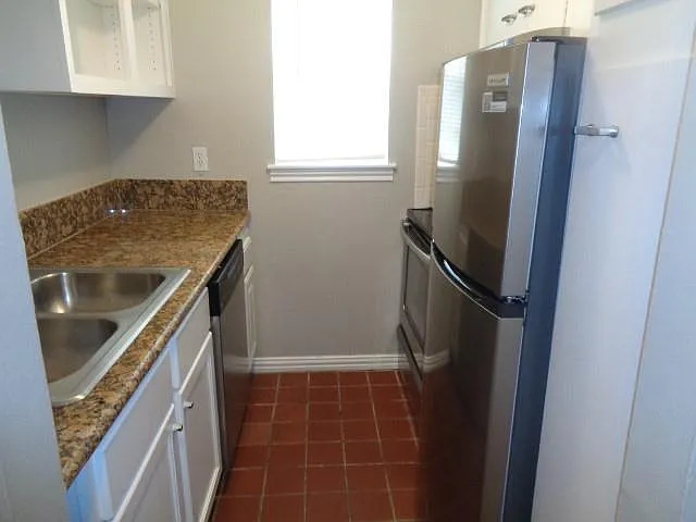 1 bed, 1.0 bath, 720 sqft, $1,200 — Photo 3