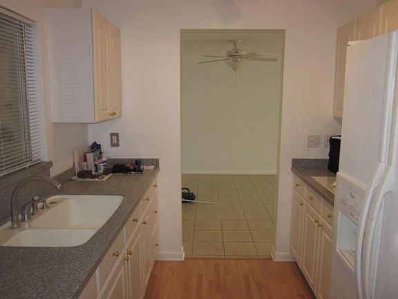 4th image of 1215 14th Cir SE