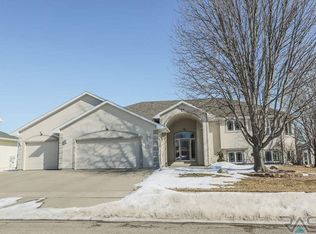 7304 W Harvard Dr, Sioux Falls, SD 57106