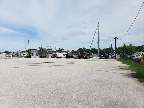 4th image of 562 Dodecanese Blvd