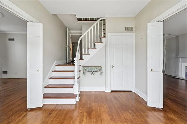 141 Homestead Ave — Photo 3