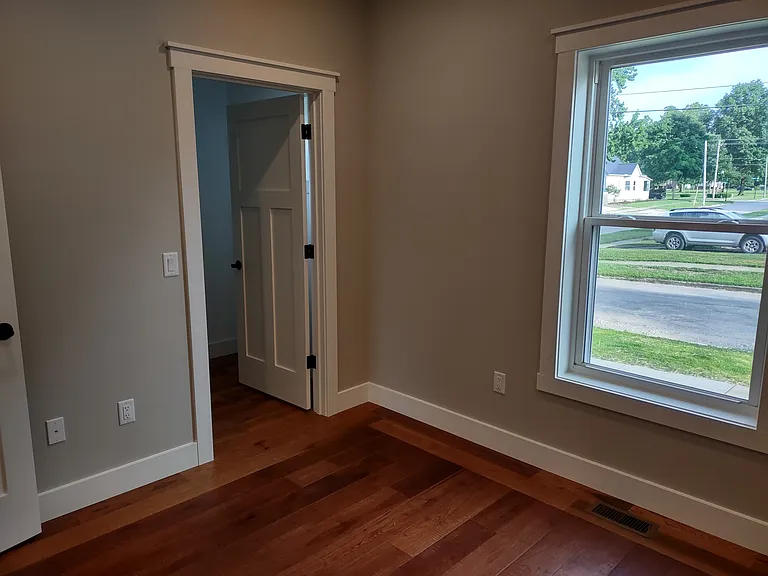 300 W Crawford Ave — Photo 46