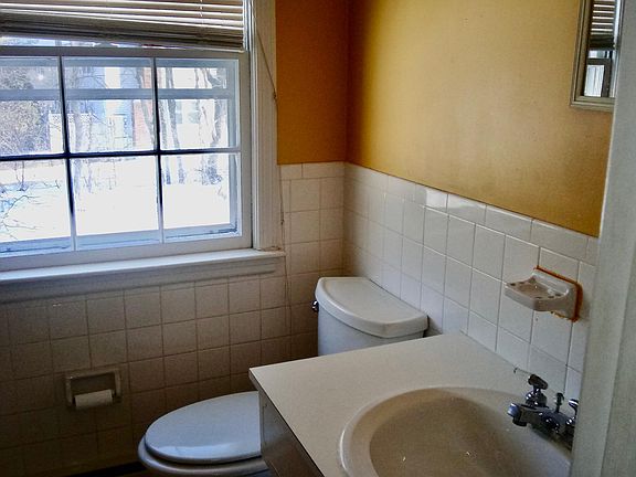 4th image of 6 Myles Standish Dr Unit 11