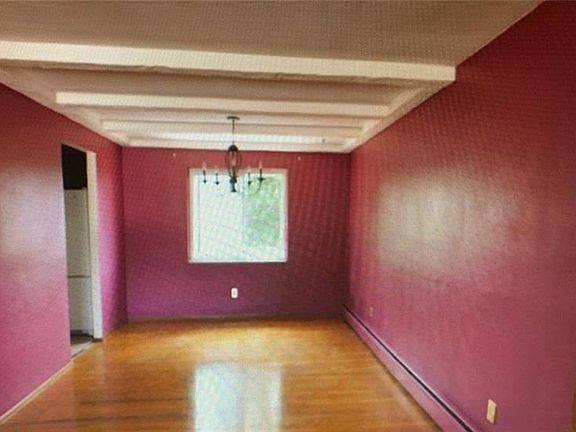 4th image of 215 Shannon Heights Dr