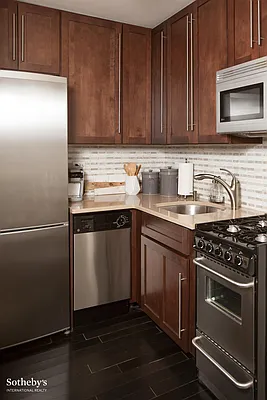 Sold by Sotheby's International Realty | media 9