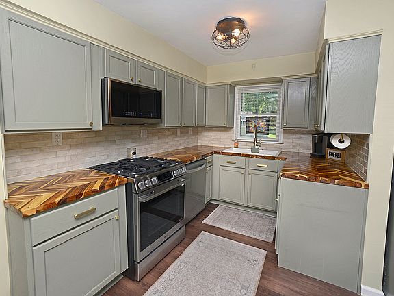 5th image of 413 Hillside Ave