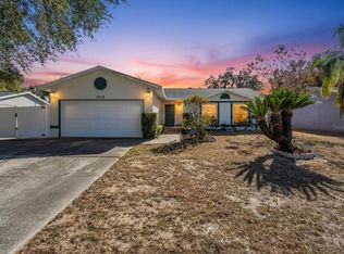 1215 Edgerton Dr, Valrico, FL 33594