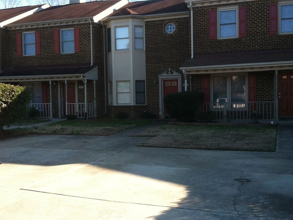 1st image of 713 Creekside Cres