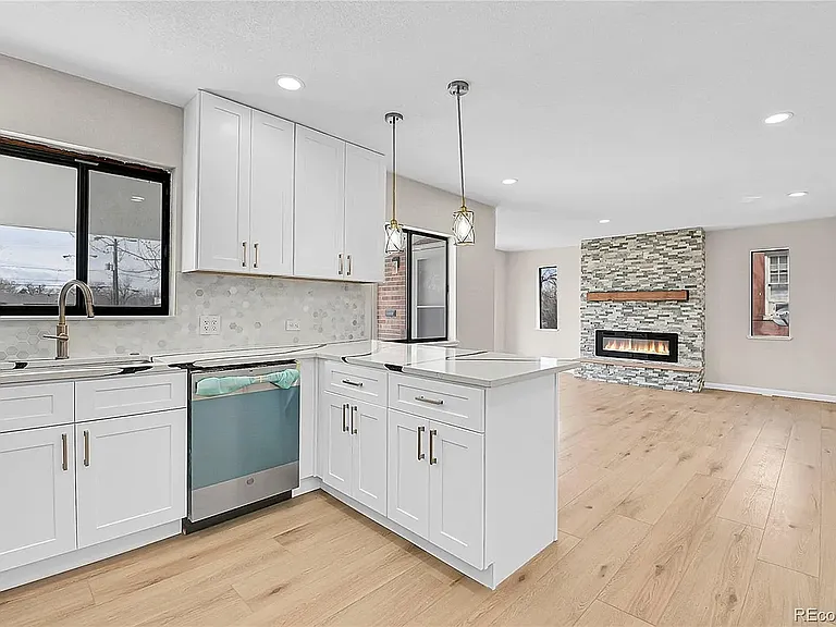 1448 Newport St — Photo 11