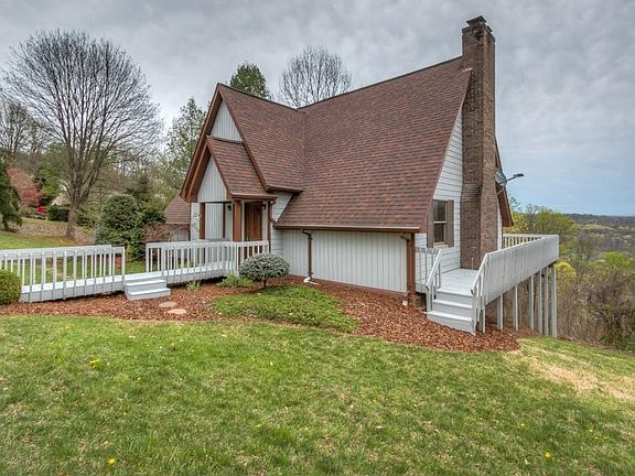 3rd image of 4225 Skyland Ln