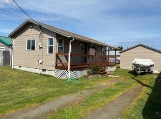 130 N 7th St, Lakeside, OR 97449