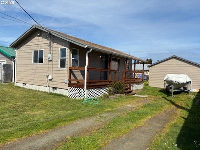 130 N 7th St, Lakeside, OR, 97449