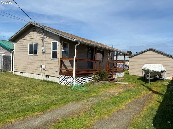 130 N 7th St, Lakeside, OR 97449