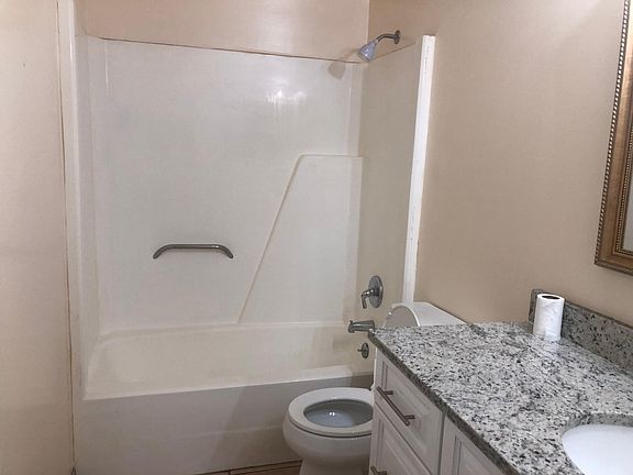 4th image of 10105 Royal Acres Ct