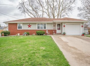 4813 Lawnwoods Dr, Des Moines, IA 50310