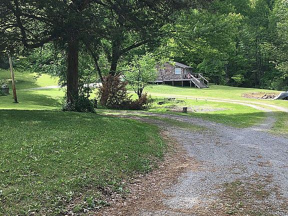 4th image of 1221 Gamble Dr
