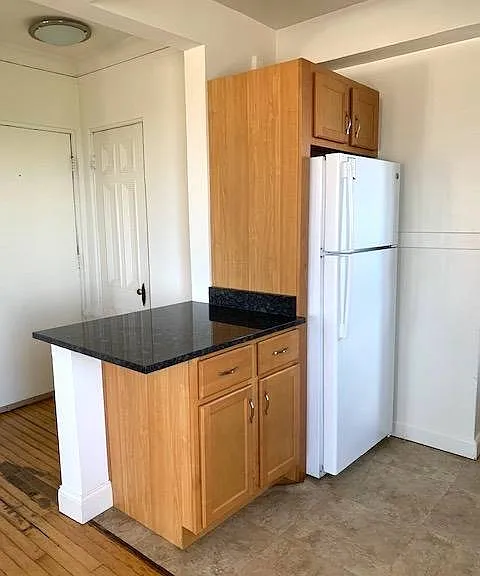 3 Bed - 1.5 Bath Renovated Kitchen 3 Bed - 1.5 Bath Renovated Kitchen
