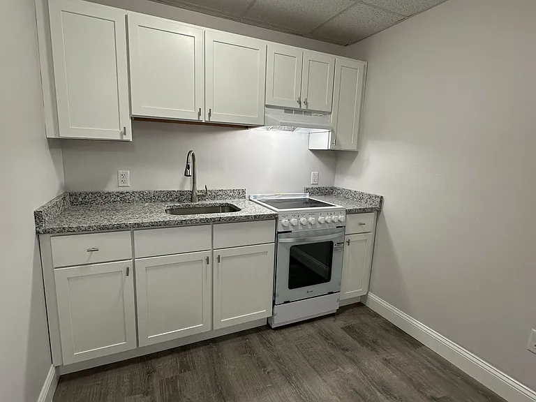 1870 Purchase St #4 — Photo 2