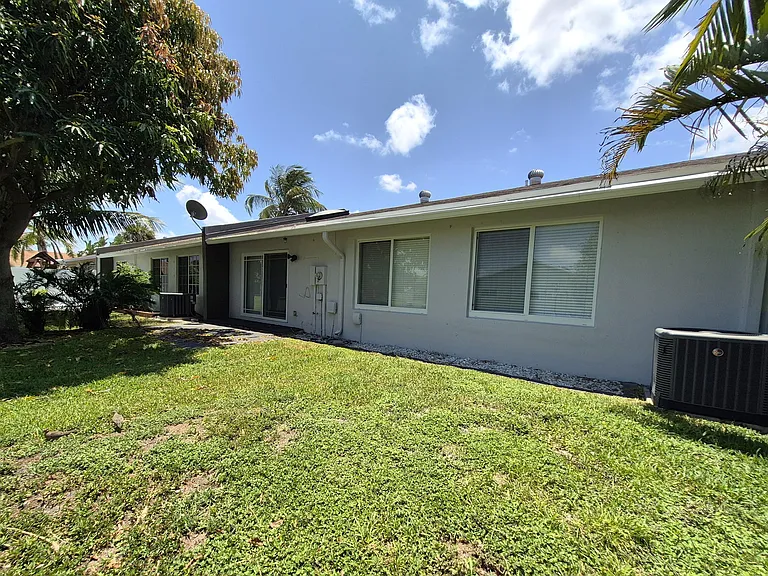 5510 Lakewood Cir S #C — Photo 33