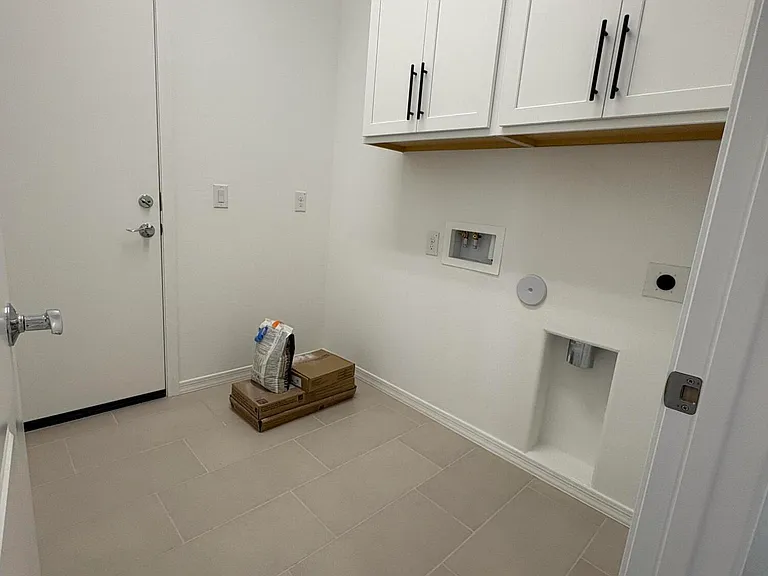 17613 W Georgia Ave — Photo 39