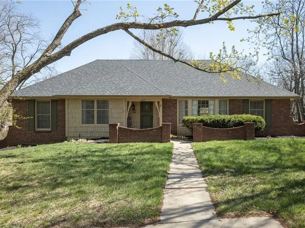 3607 E Colony Sq, Saint Joseph, MO 64506