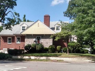 25101 51st Ave, Little Neck, NY, 11362