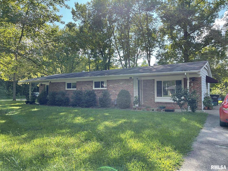 2nd image of 1032-1034 S Emerald Ln #2