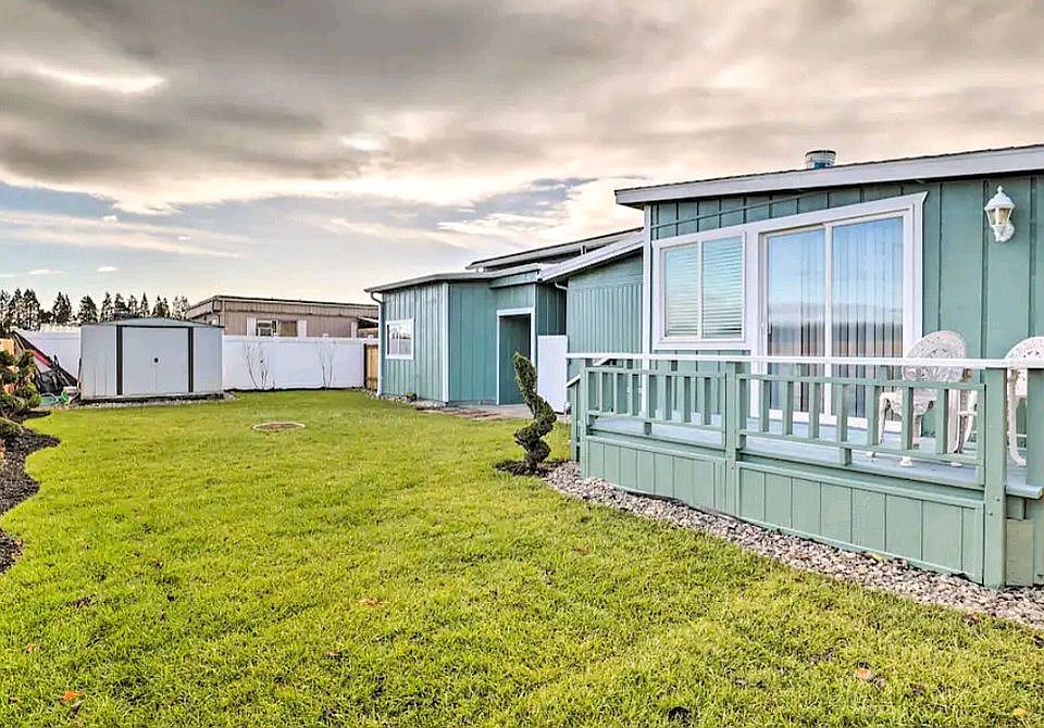 1st image of 11859 NE Chateau Dr #29